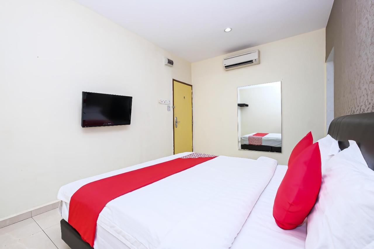 Oyo 89493 Q Hotel Mentakab Mentekab Esterno foto