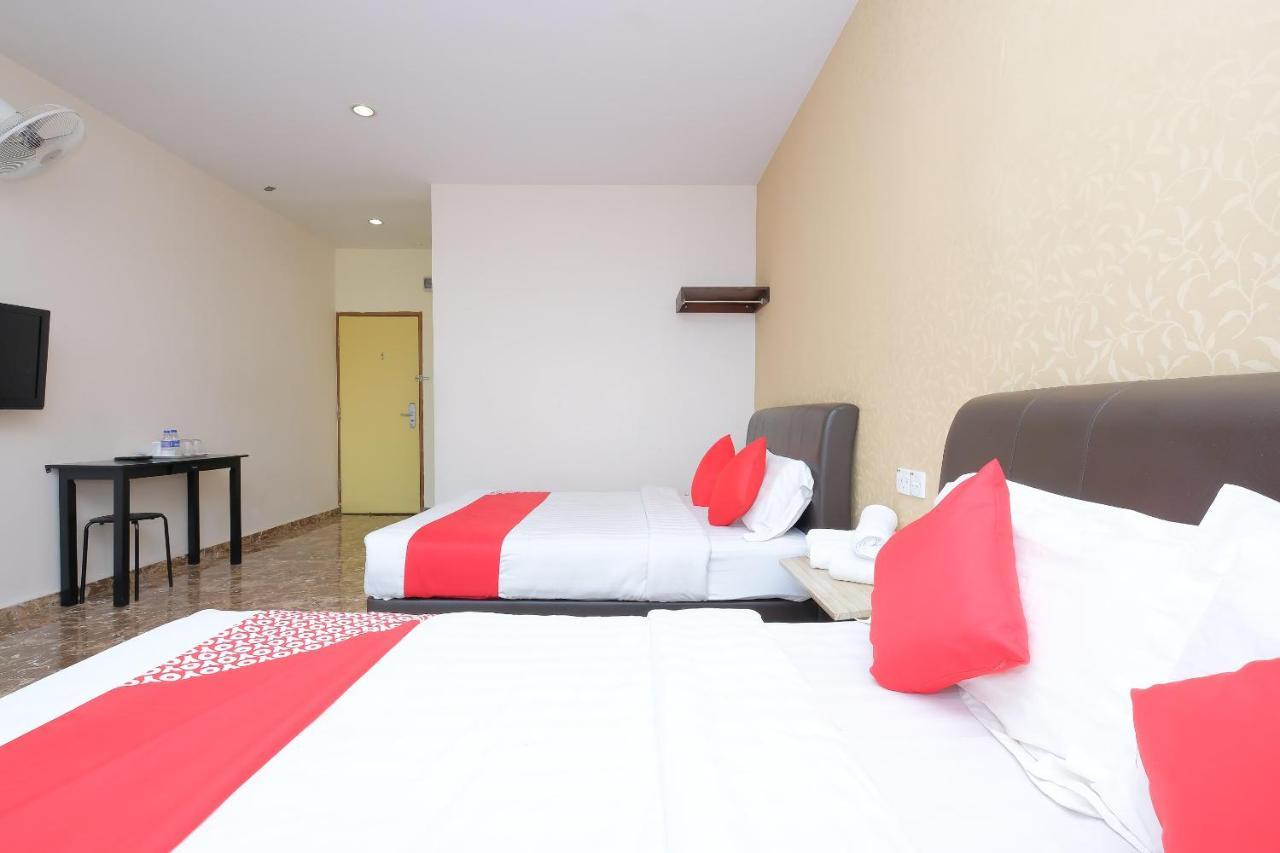 Oyo 89493 Q Hotel Mentakab Mentekab Esterno foto