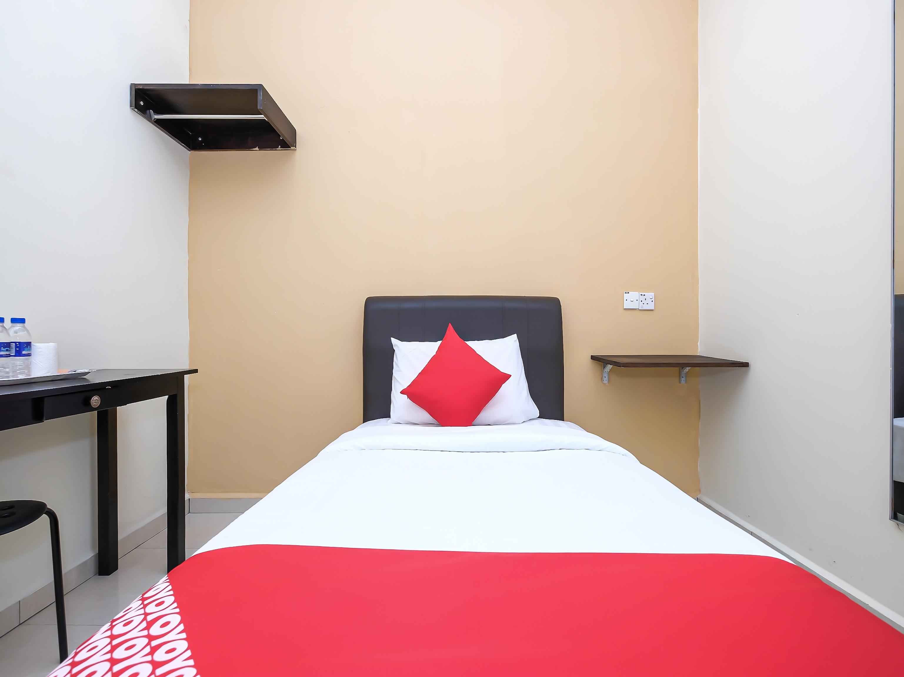 Oyo 89493 Q Hotel Mentakab Mentekab Esterno foto