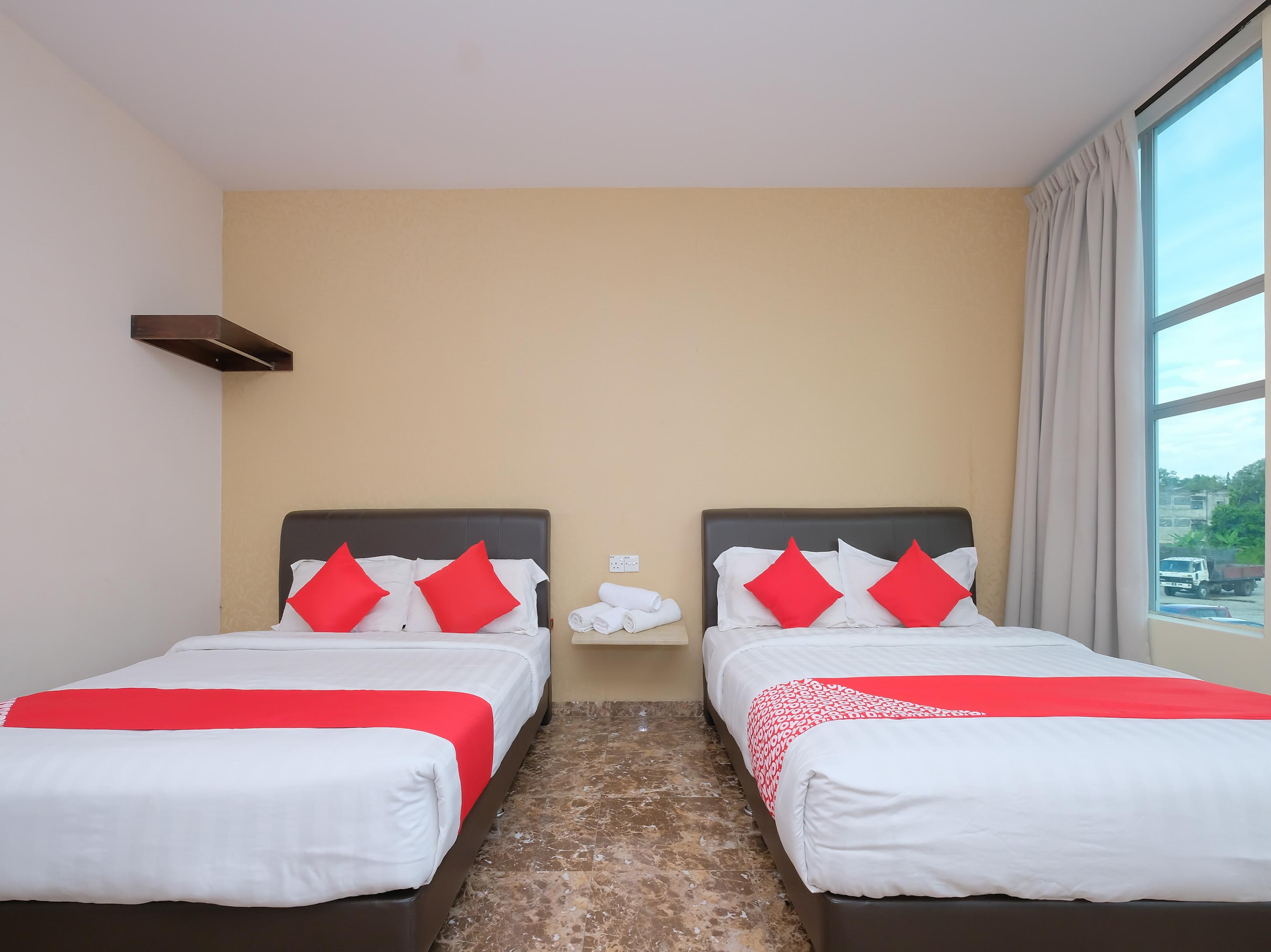 Oyo 89493 Q Hotel Mentakab Mentekab Esterno foto