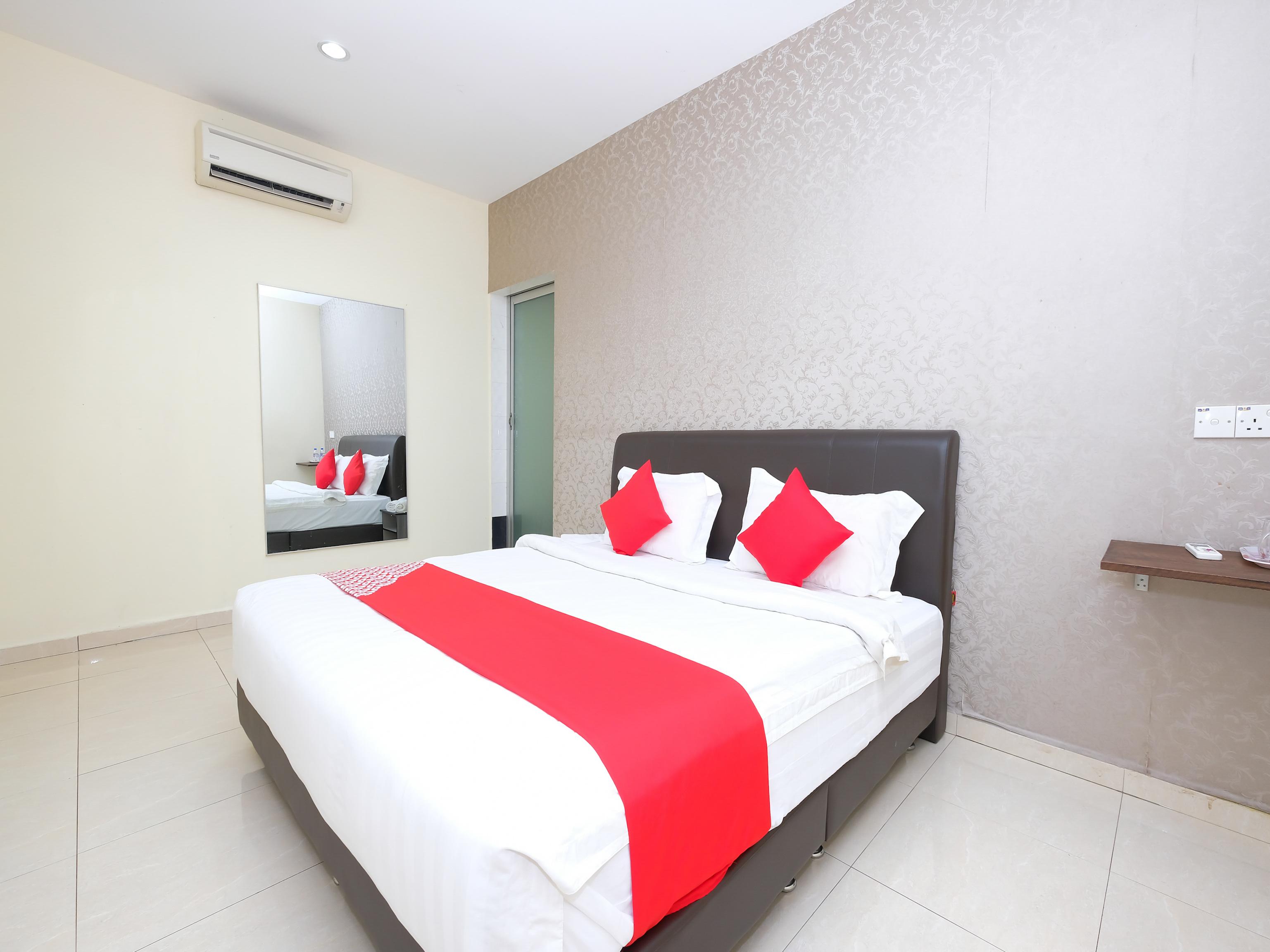 Oyo 89493 Q Hotel Mentakab Mentekab Esterno foto