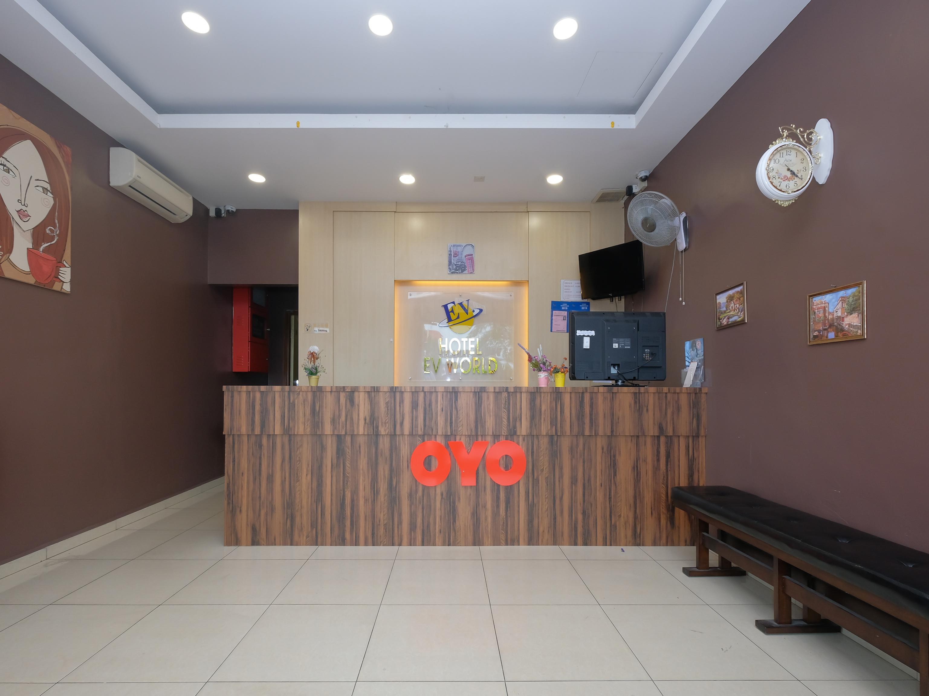 Oyo 89493 Q Hotel Mentakab Mentekab Esterno foto