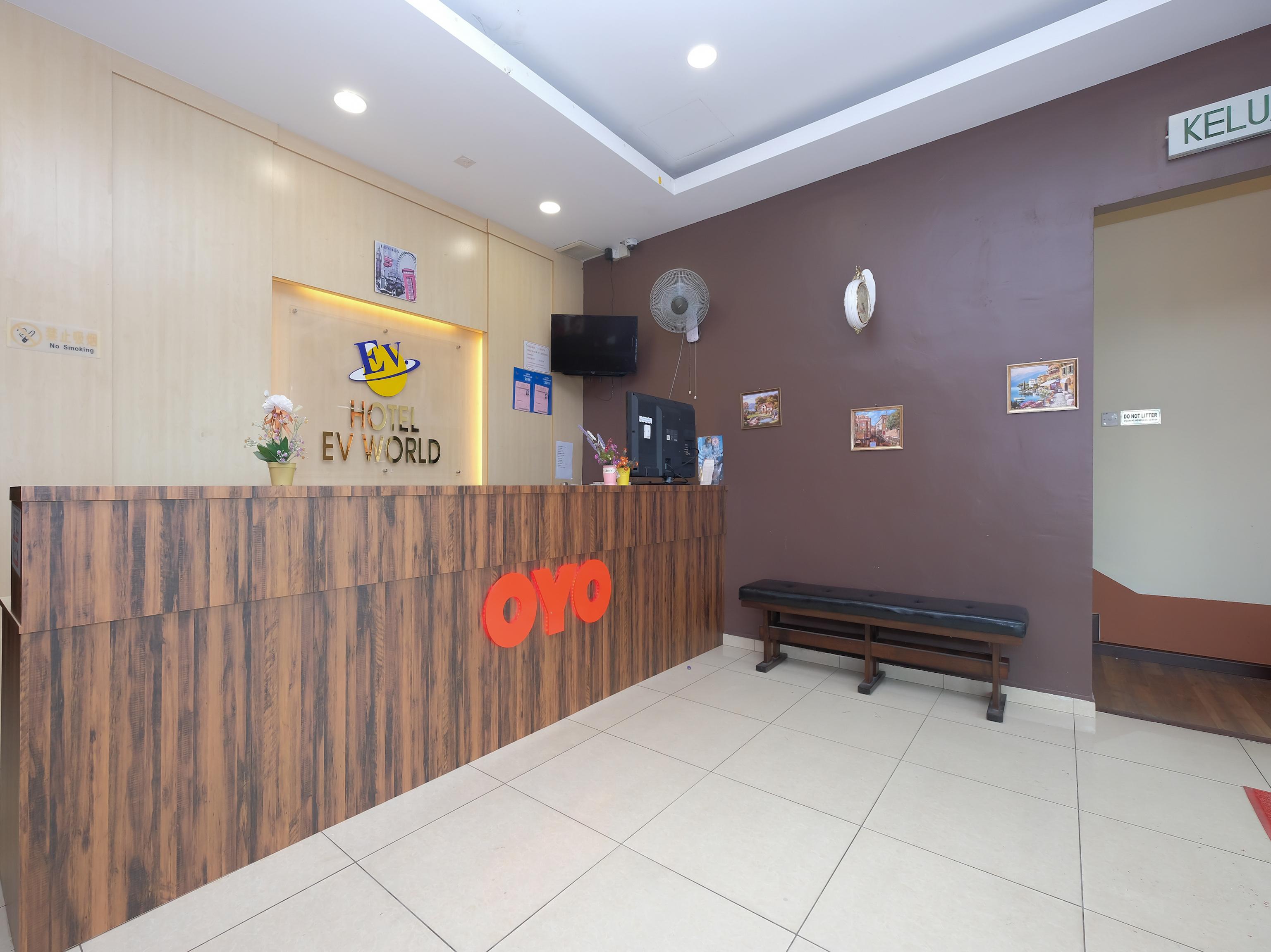 Oyo 89493 Q Hotel Mentakab Mentekab Esterno foto