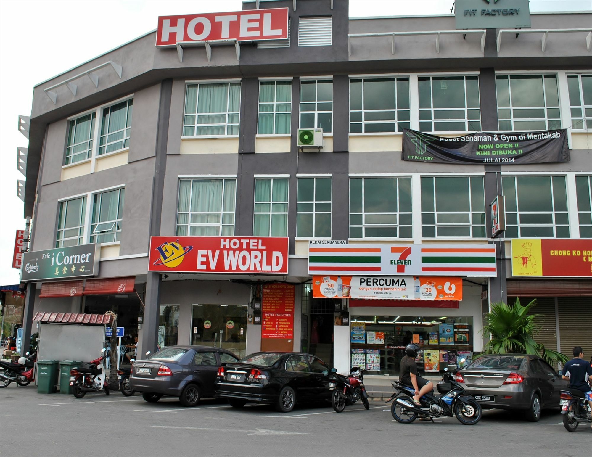 Oyo 89493 Q Hotel Mentakab Mentekab Esterno foto