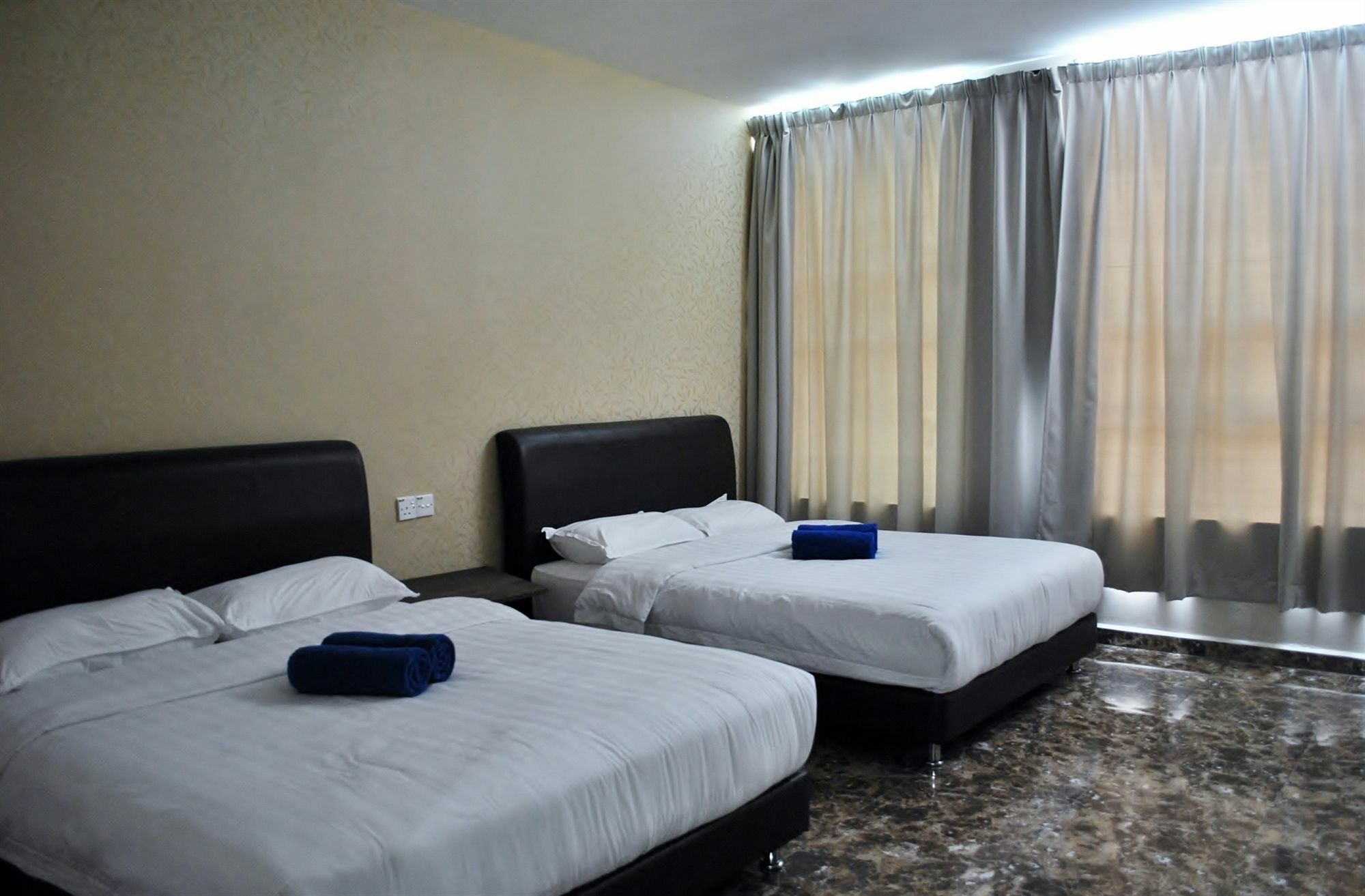 Oyo 89493 Q Hotel Mentakab Mentekab Esterno foto