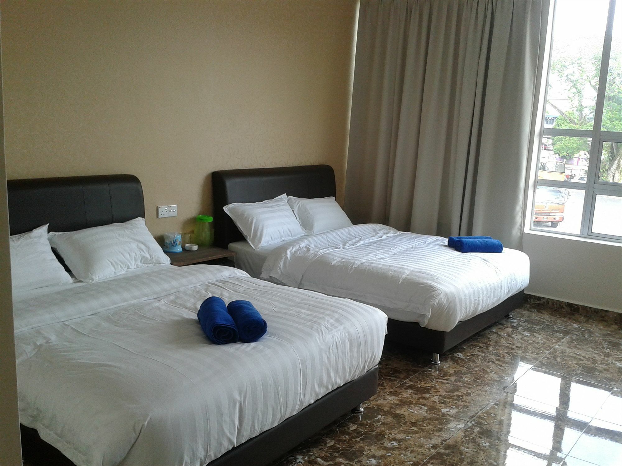 Oyo 89493 Q Hotel Mentakab Mentekab Esterno foto